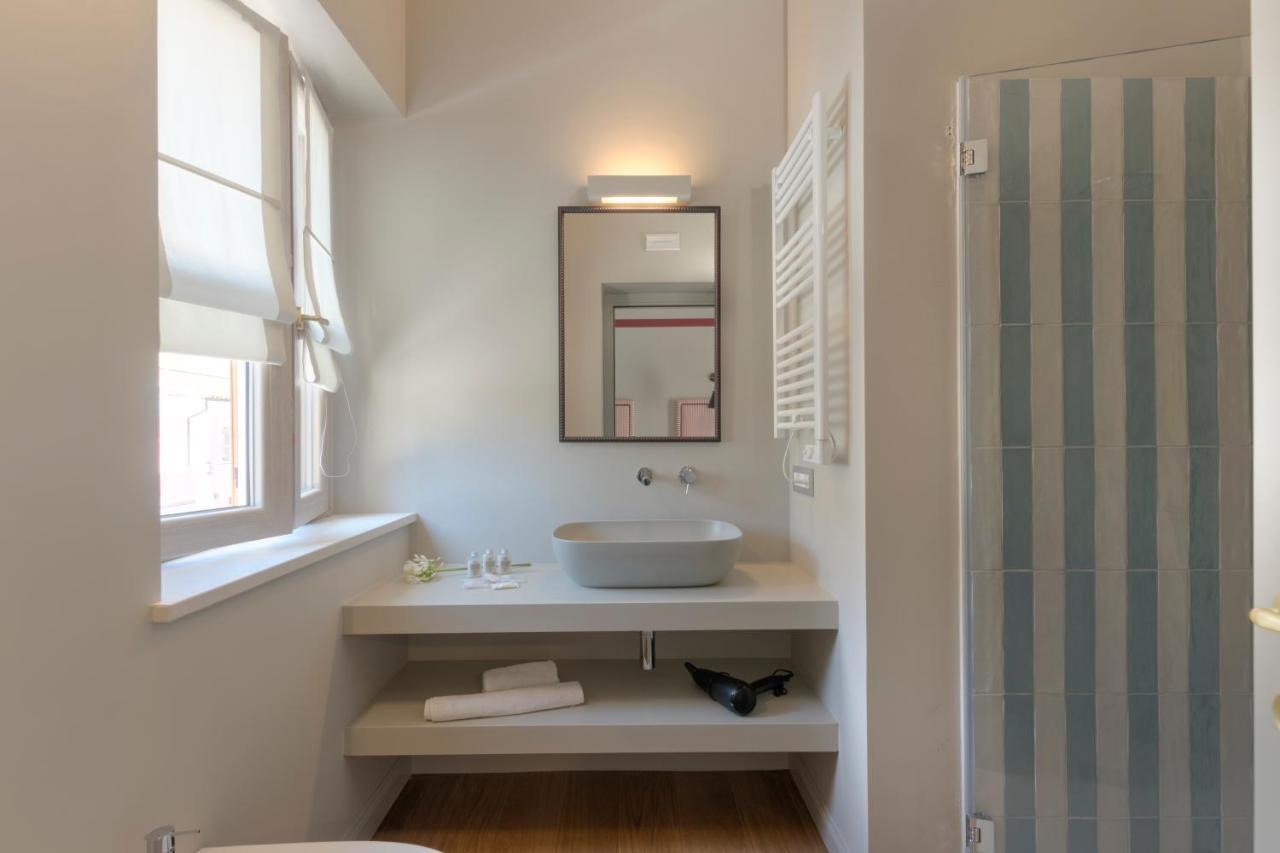 Diecidodici Boutiquerooms Sirolo Exteriör bild